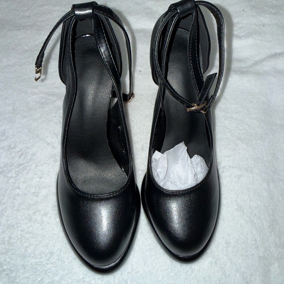 Elegant Black Women's Ankle Strap Heels - Picture 1 of 4